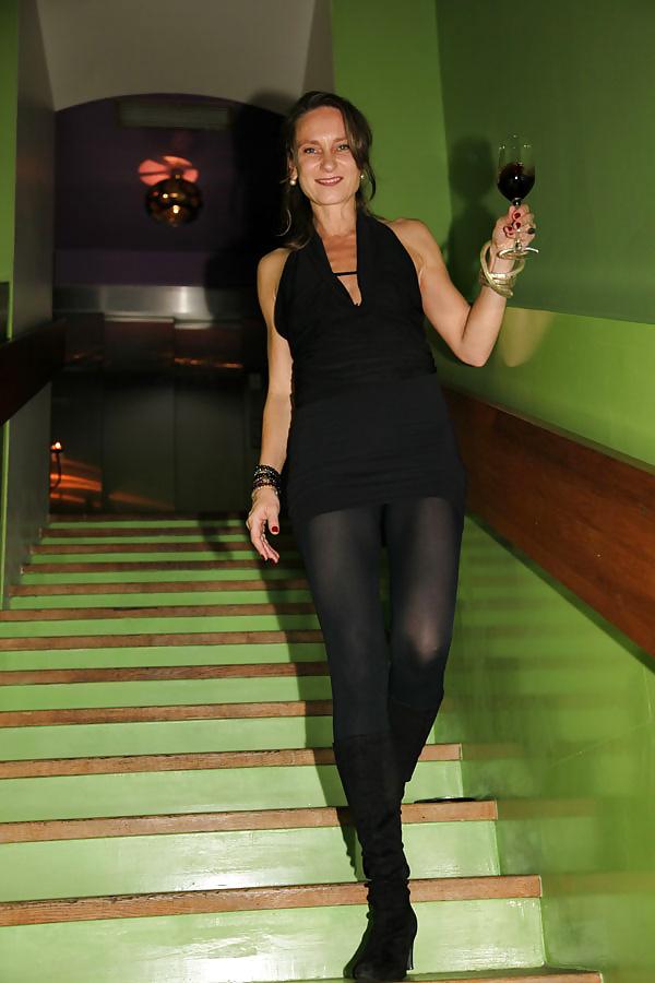 12P British White Milf