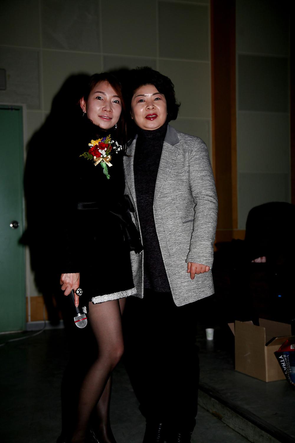 9P Korean mature. non nude.