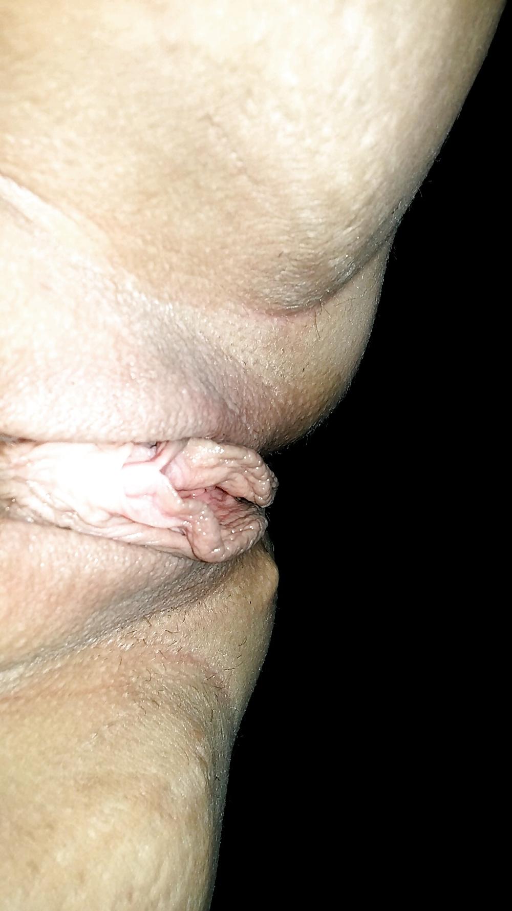 22P Sexy fat ass bbw wife's wet pussy lips homemade big clit 1