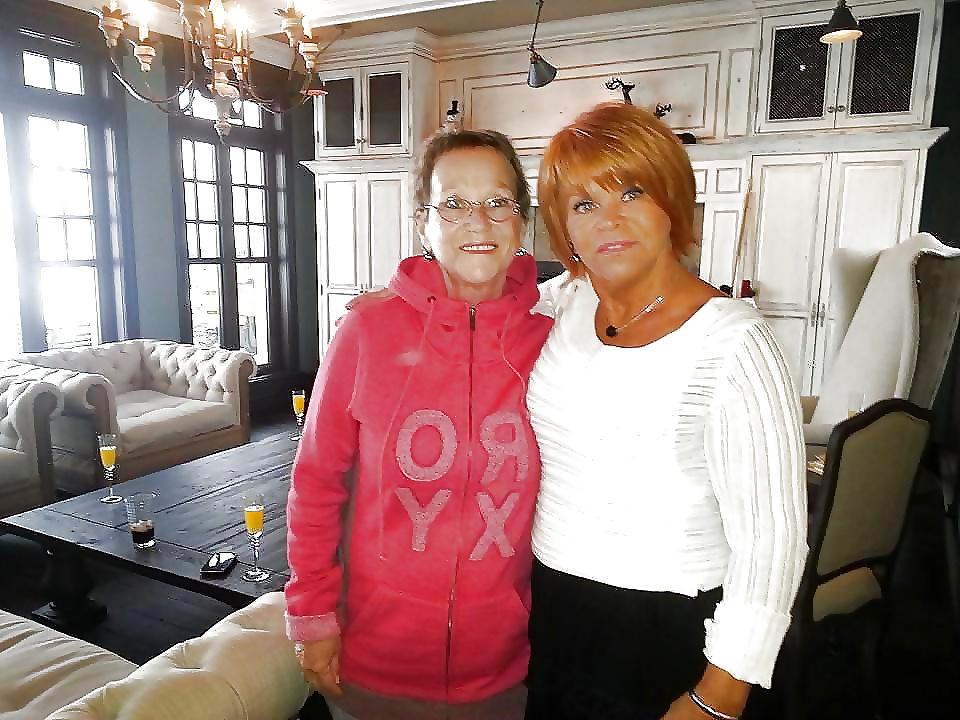 10P LisaTS...a mature and sexy TRANNY