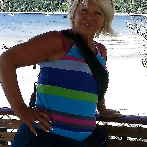 10P LisaTS...a mature and sexy TRANNY