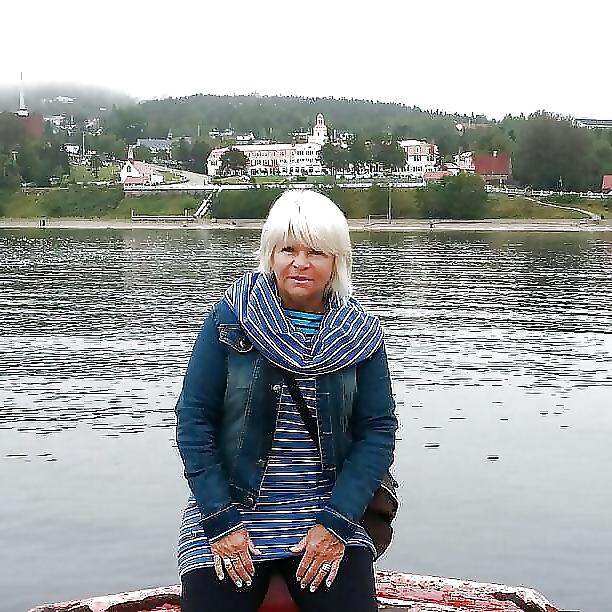 10P LisaTS...a mature and sexy TRANNY