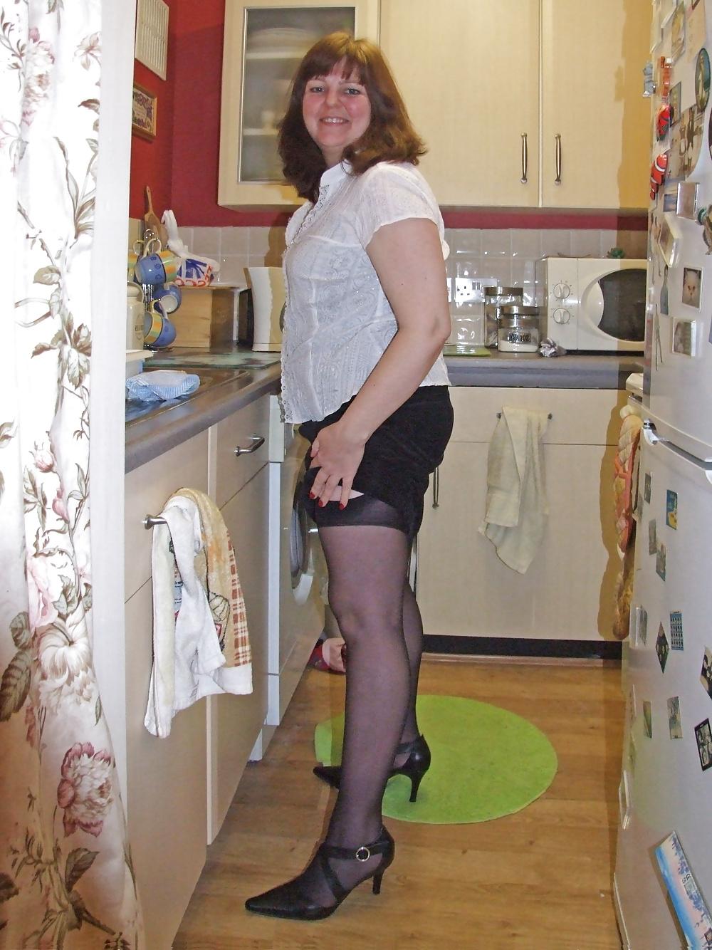 10P Lady in the Kitchen