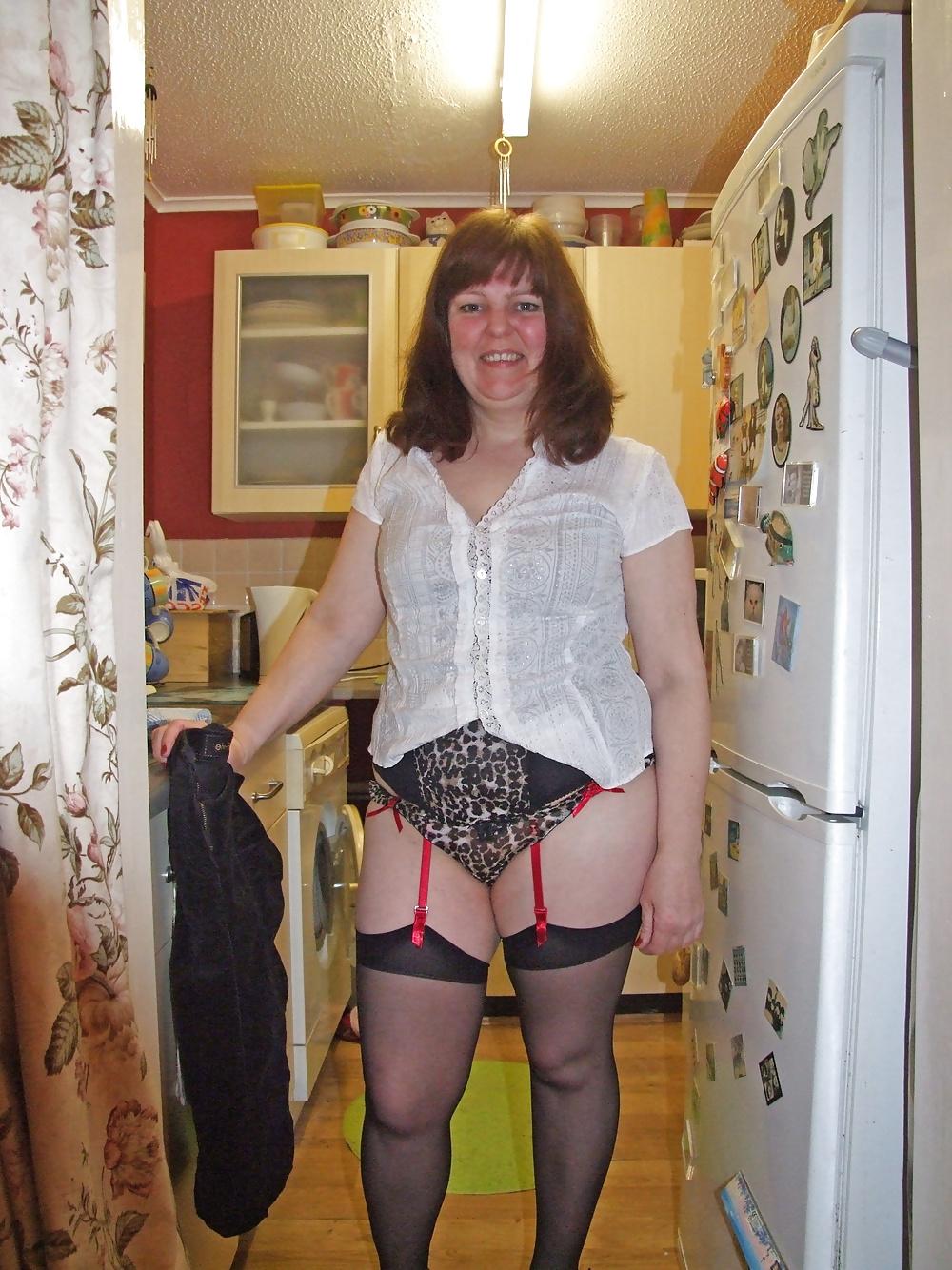 10P Lady in the Kitchen