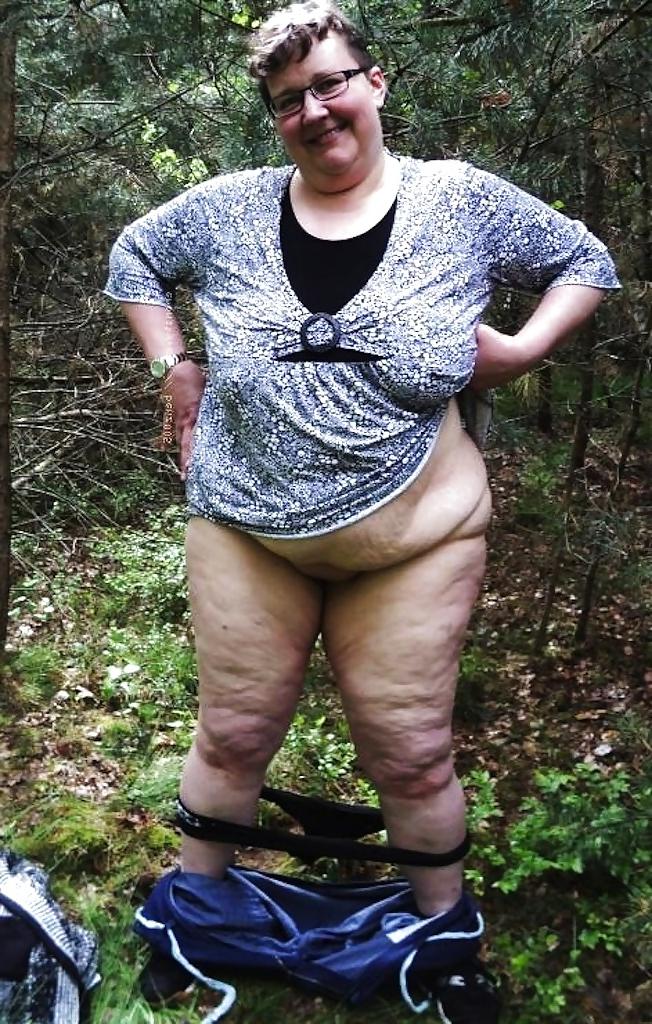 25P Grannies BBW Matures #105