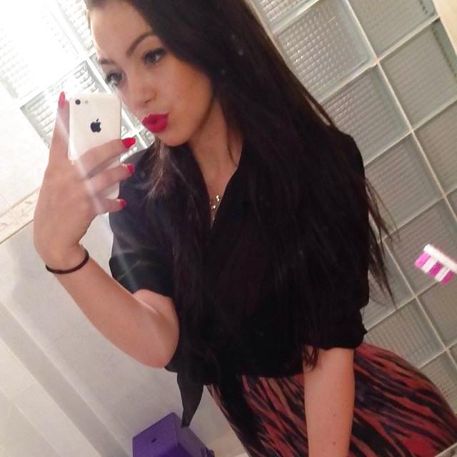 11P British Caroline
