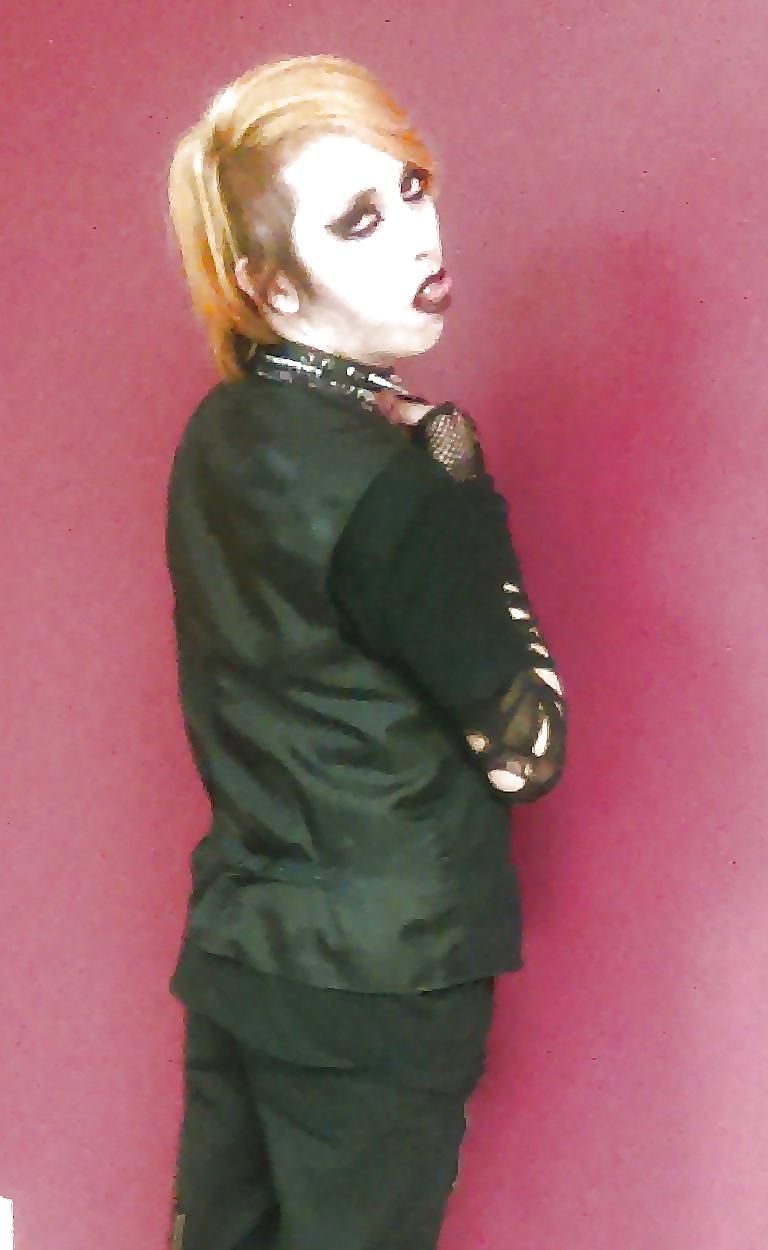 15P Gothic boy wants to be treated like sex toy