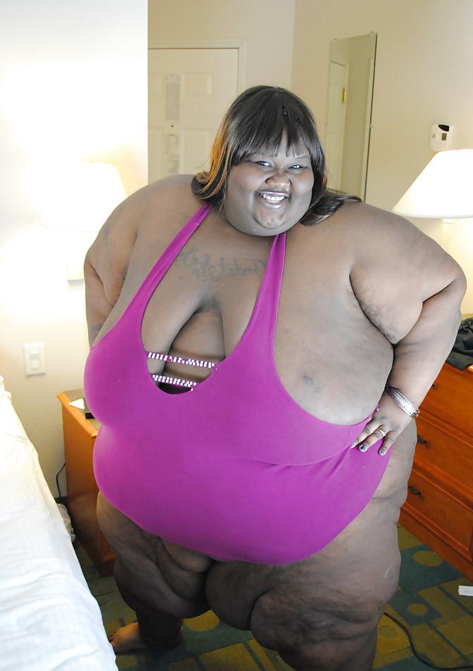 25P Huge black mama