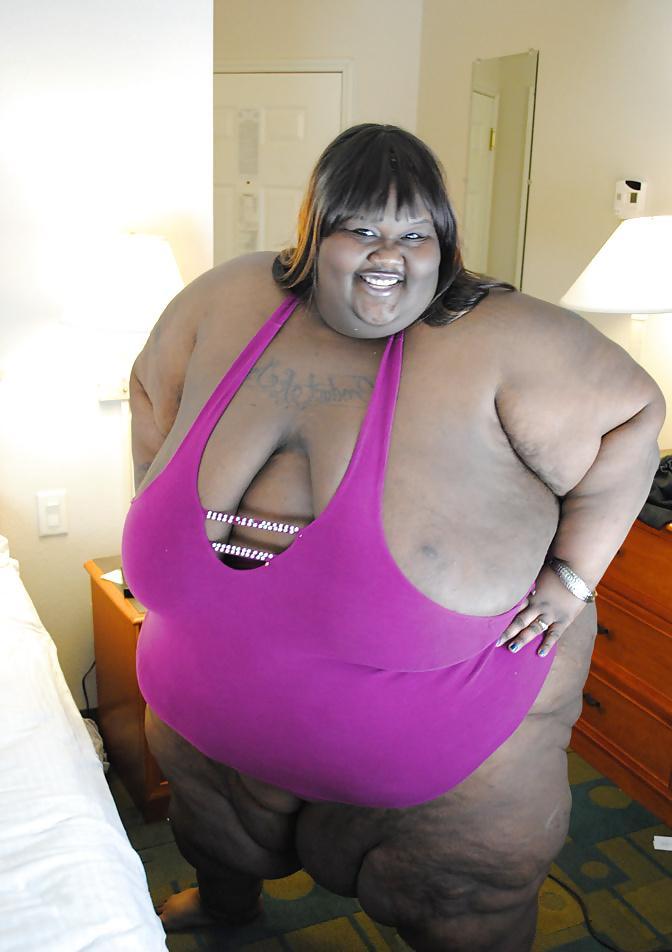 25P Huge black mama