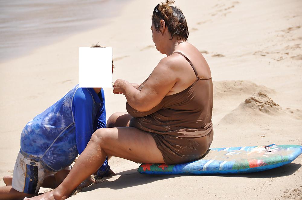 8P Massive BBW Beach Hanging Mommy Tits