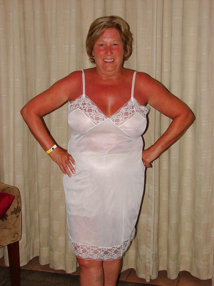 25P Ladies in slips