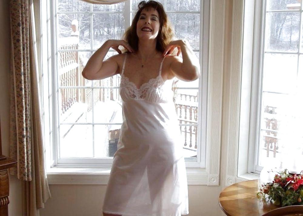 25P Ladies in slips