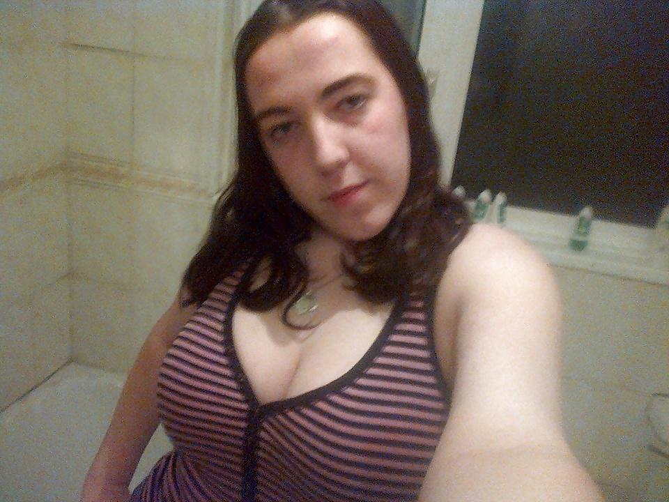 10P 20 year old from Newport  Showing her Clivage British UK 