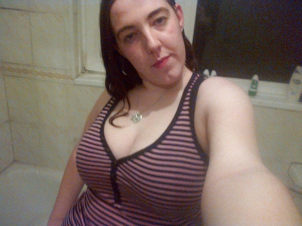 10P 20 year old from Newport  Showing her Clivage British UK 
