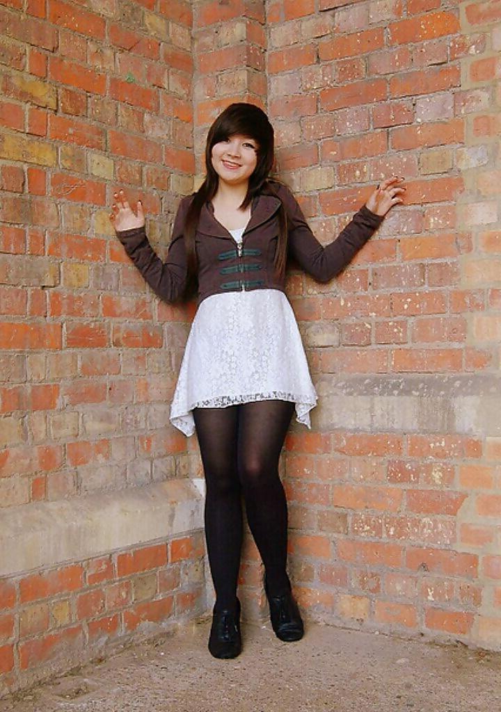 11P British Small Teen