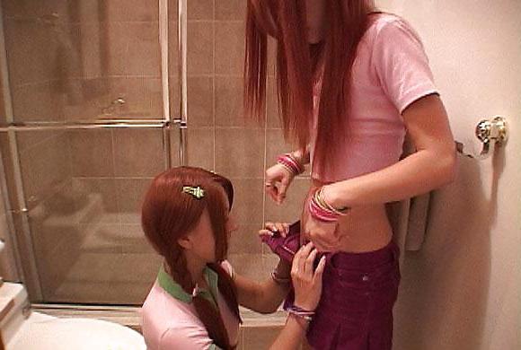 25P Amazing Jill and Nathalie - In the shower