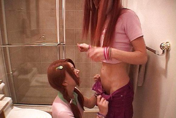 25P Amazing Jill and Nathalie - In the shower