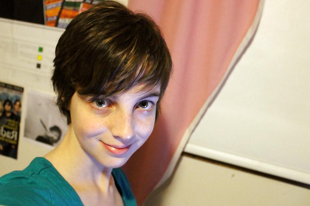 25P Short Hair Sexy Women