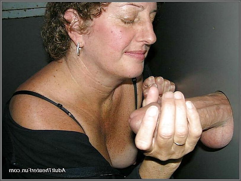 25P Wedding Ring Swingers #286: Naughty Wives