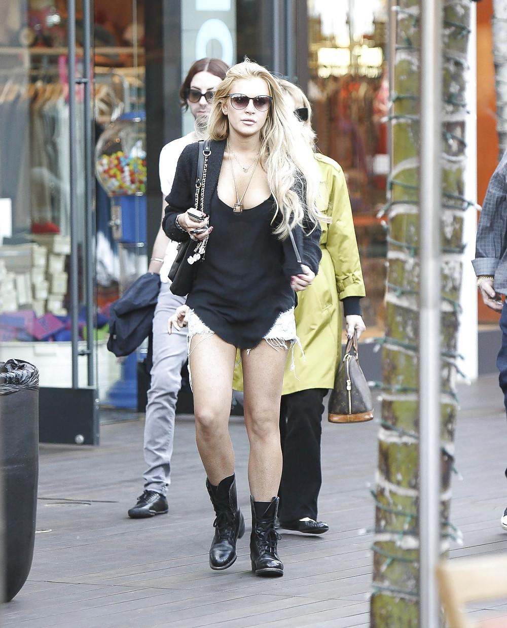 15P Lindsay Lohan Cleavage Candids in Malibu