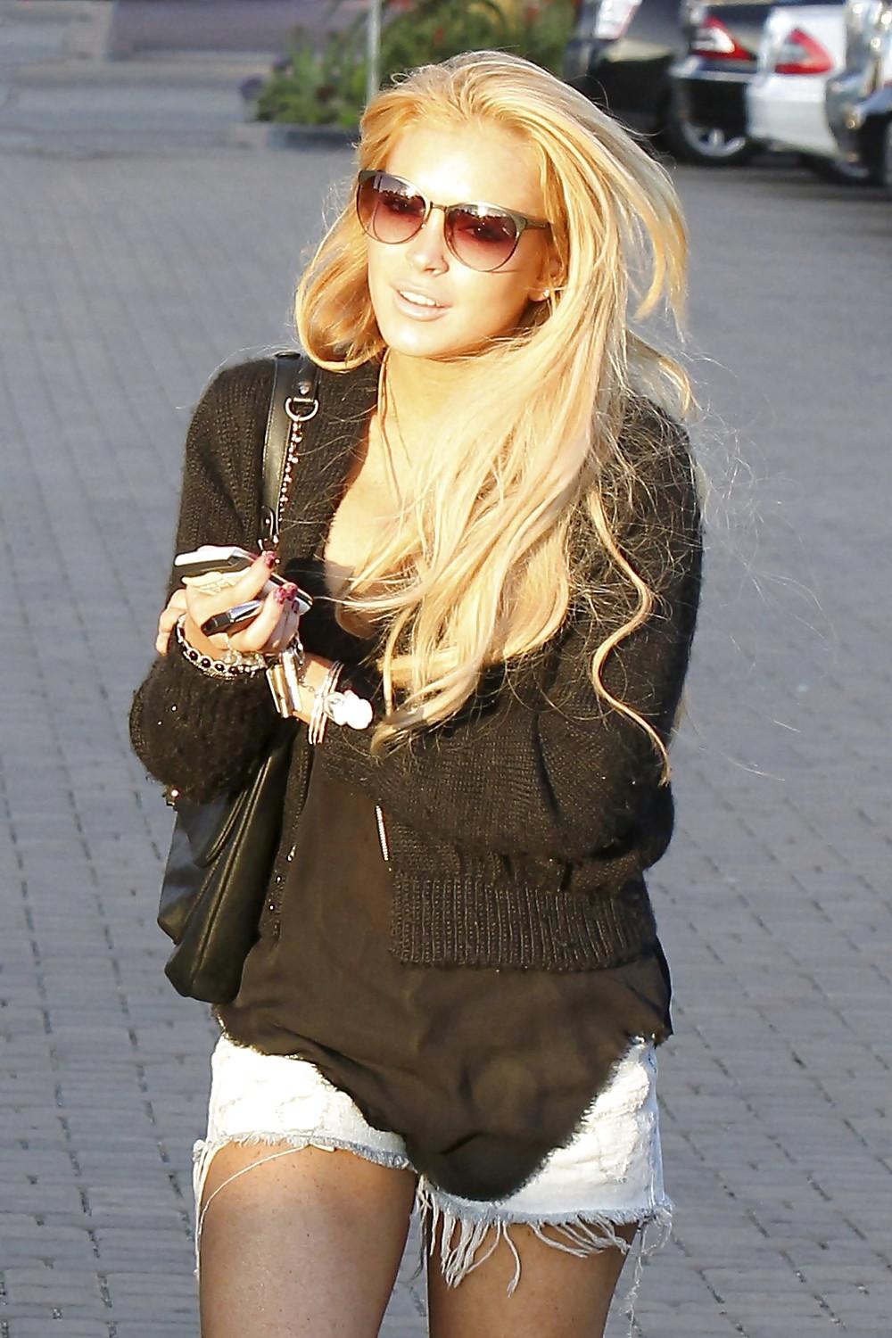 15P Lindsay Lohan Cleavage Candids in Malibu