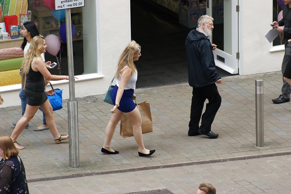 8P British Blondes