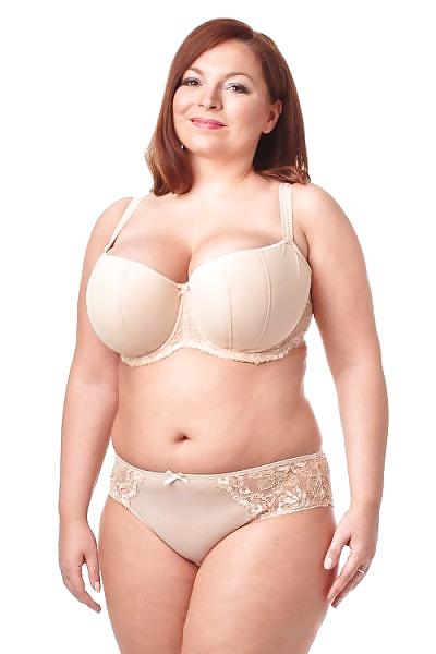 25P Nice BBW Non-Nude