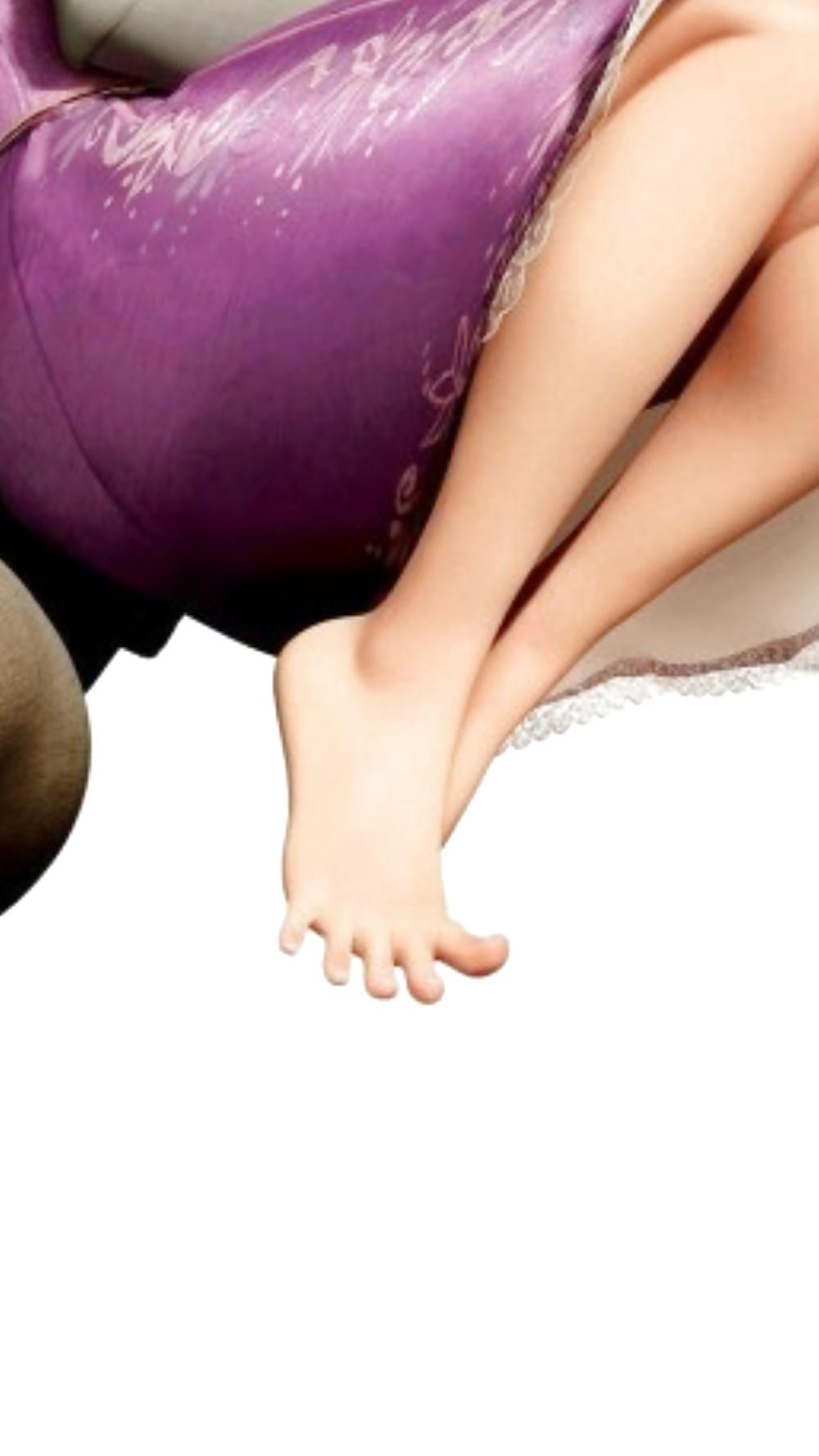 9P Rapunzel's feet