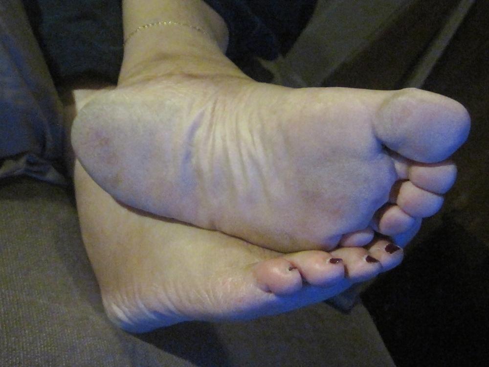 25P Granny Grant bbw toes and soles