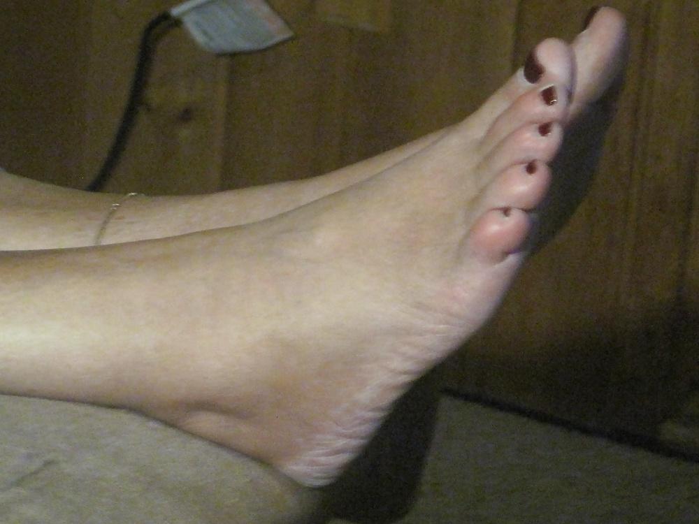 25P Granny Grant bbw toes and soles