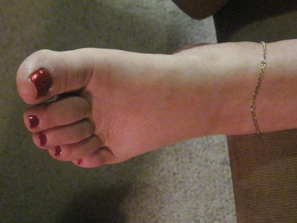 25P Granny Grant bbw toes and soles