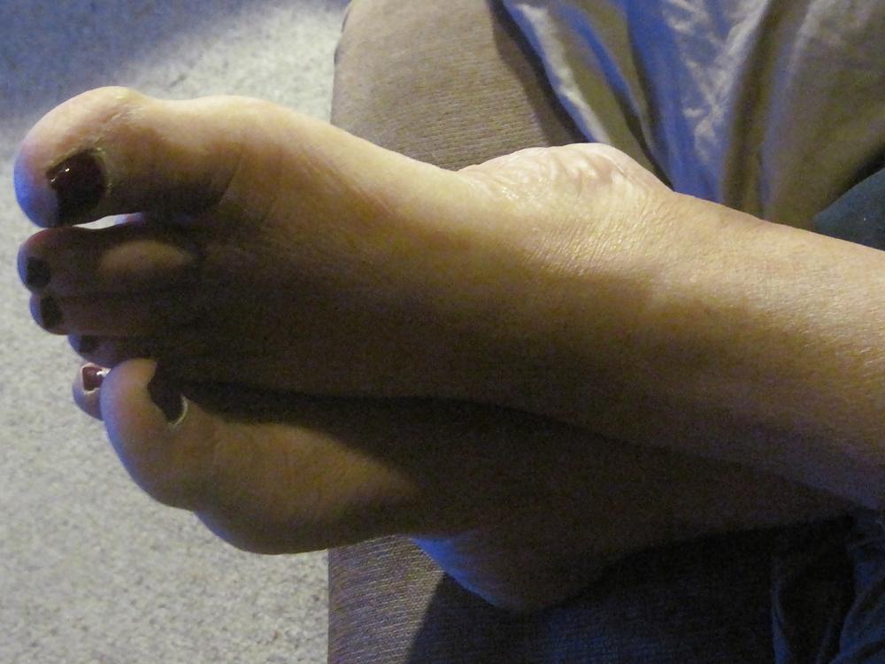 25P Granny Grant bbw toes and soles