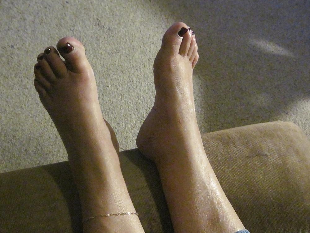 25P Granny Grant bbw toes and soles