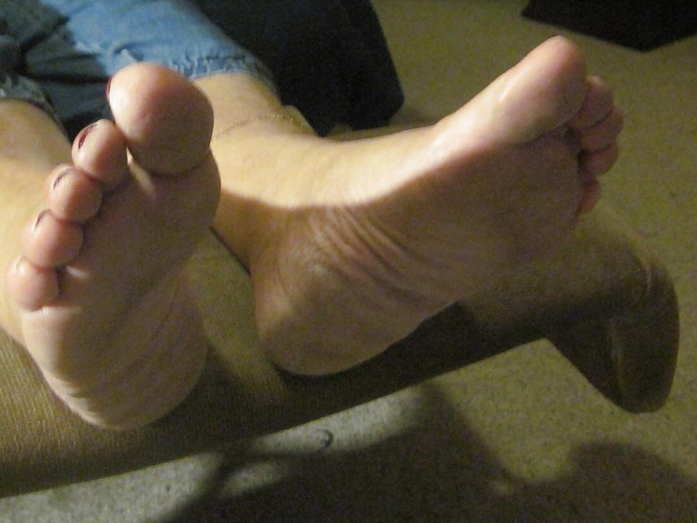 25P Granny Grant bbw toes and soles
