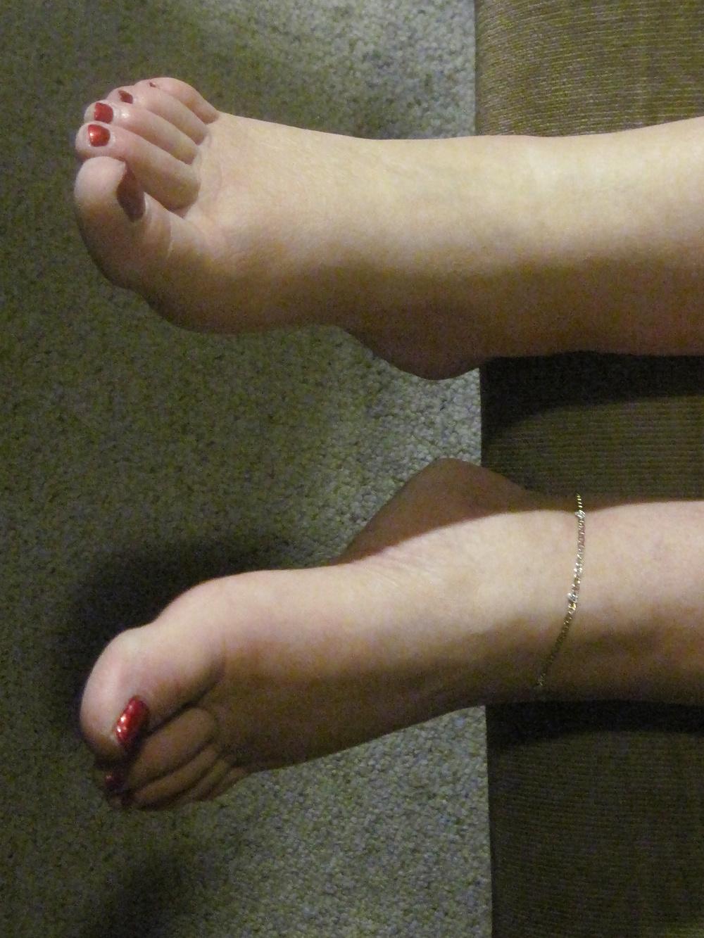 25P Granny Grant bbw toes and soles