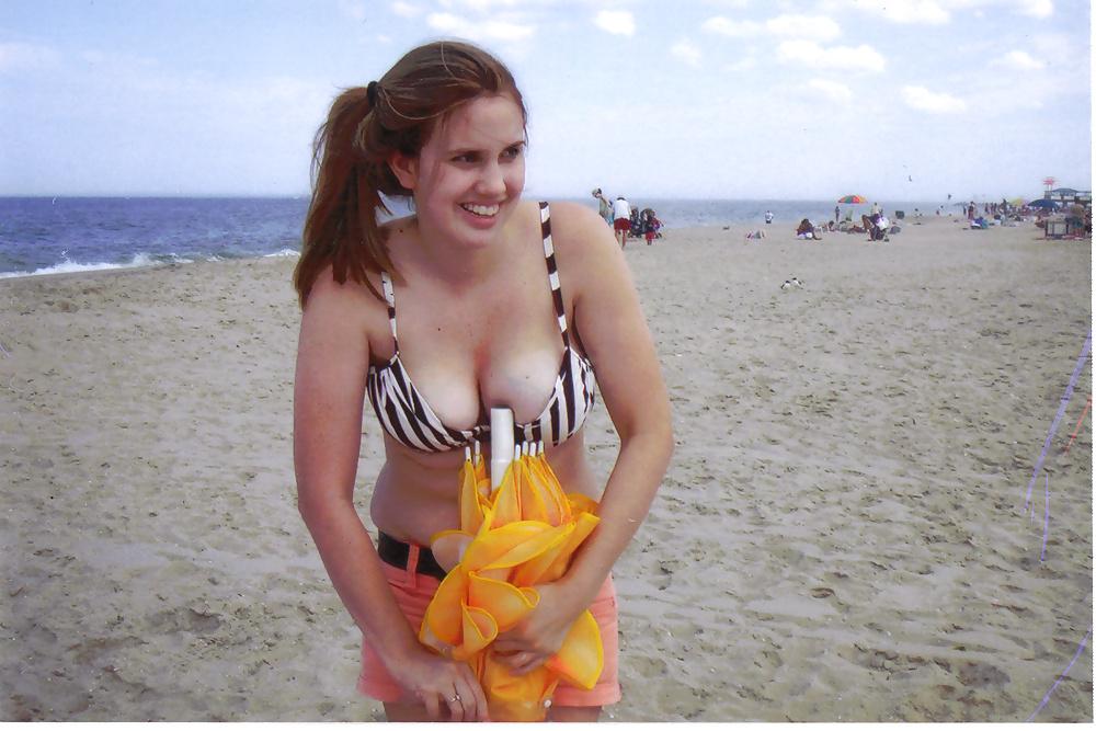 25P Amazing Cleavage