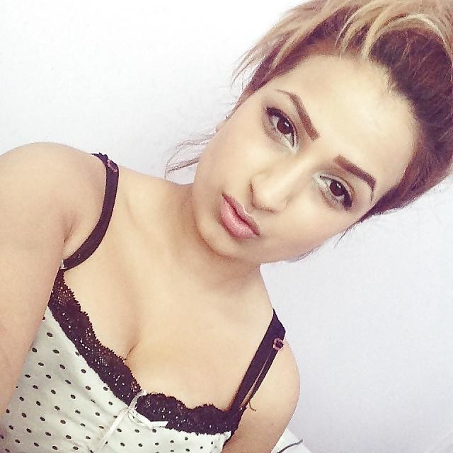 25P Rich asain girl From Solihull British