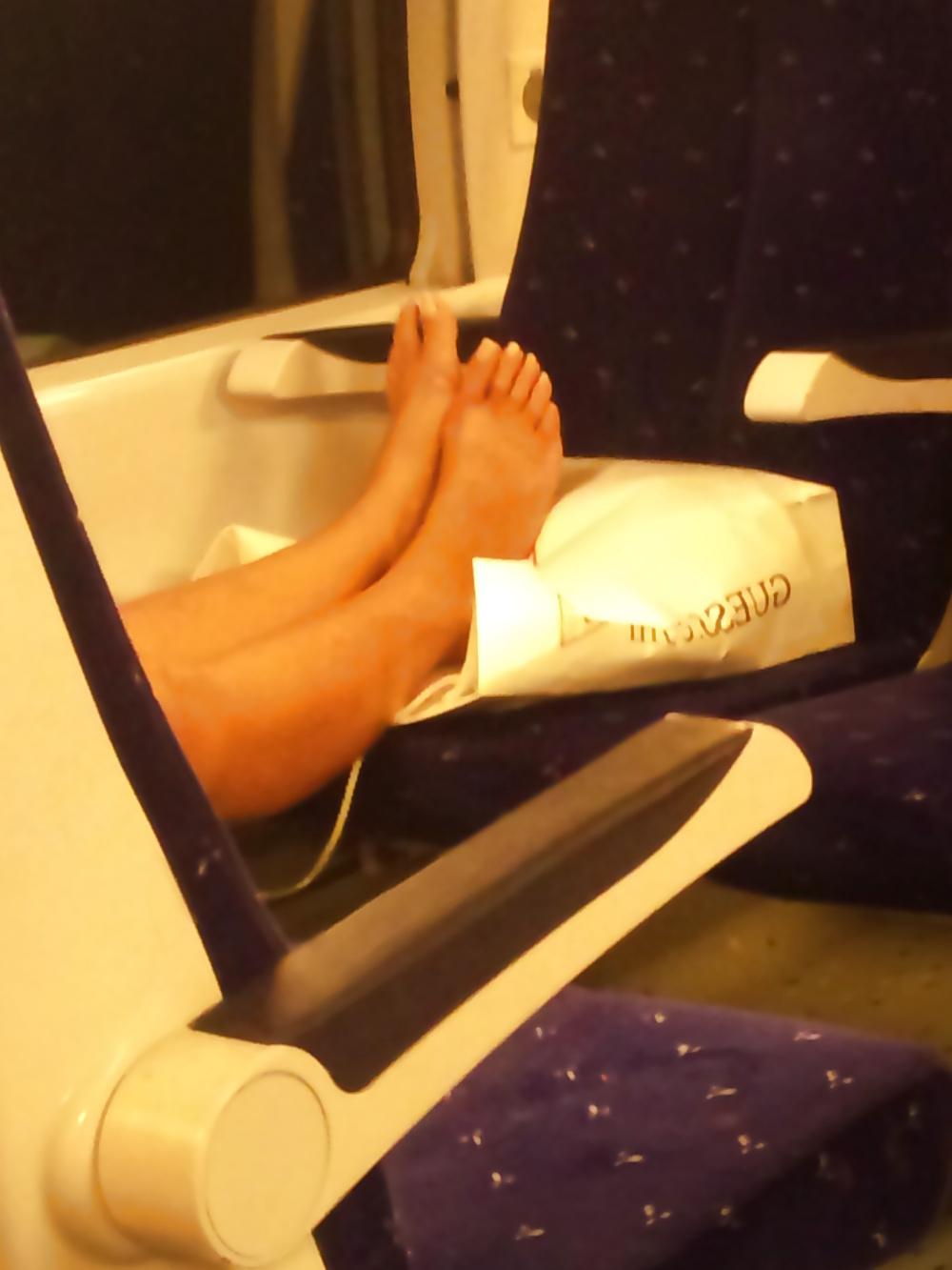 12P FEET SEEN IN THE STREET, PUBLIC PLACES... 2012