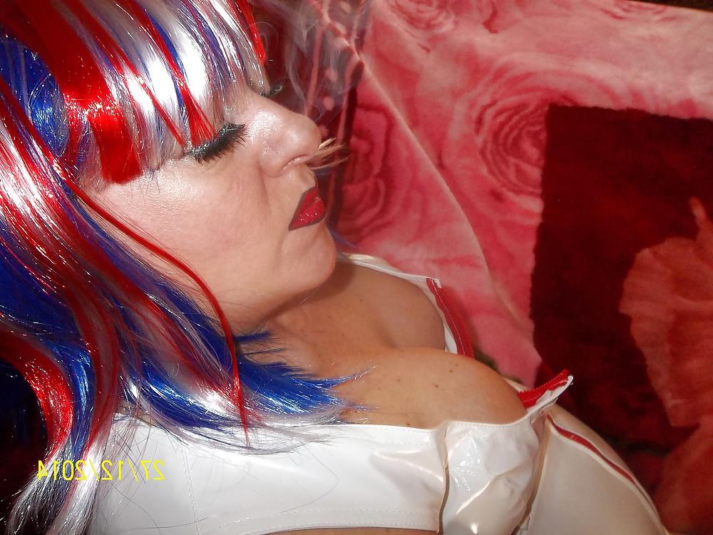 25P BRITISH SLUT