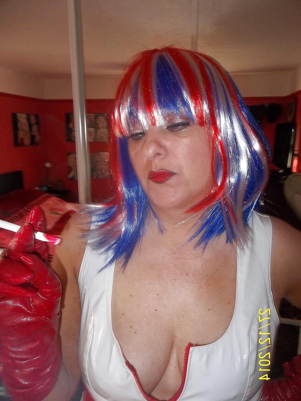 25P BRITISH SLUT