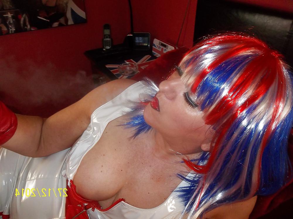 25P BRITISH SLUT