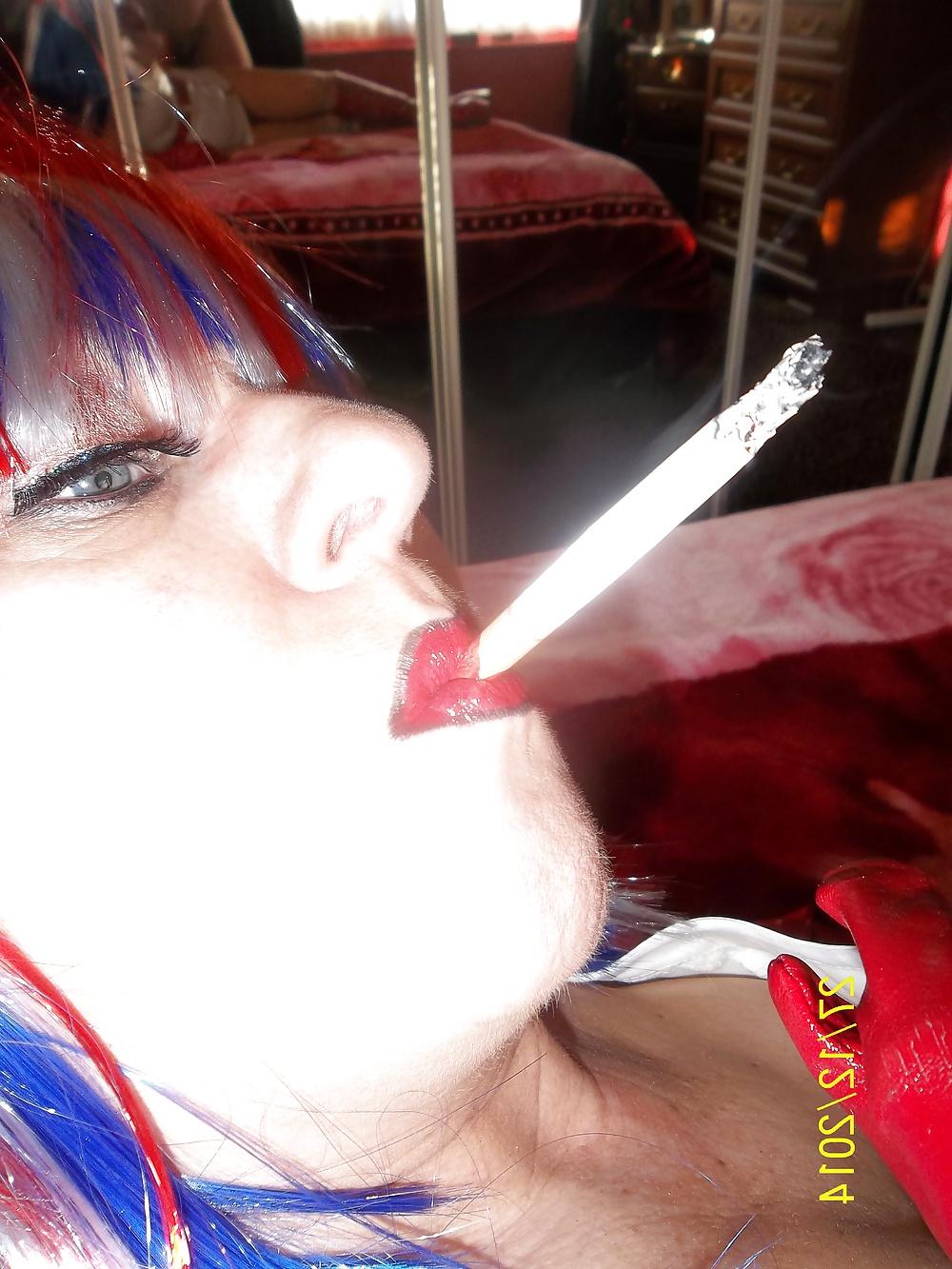 25P BRITISH SLUT