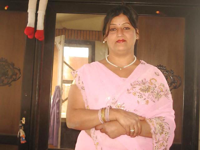 25P Sexy mature BBW nepali aunty  SARALA PANDEY