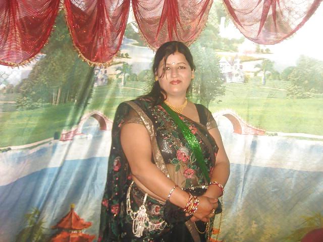 25P Sexy mature BBW nepali aunty  SARALA PANDEY