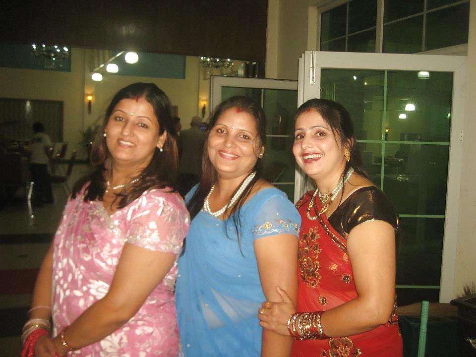 25P Sexy mature BBW nepali aunty  SARALA PANDEY