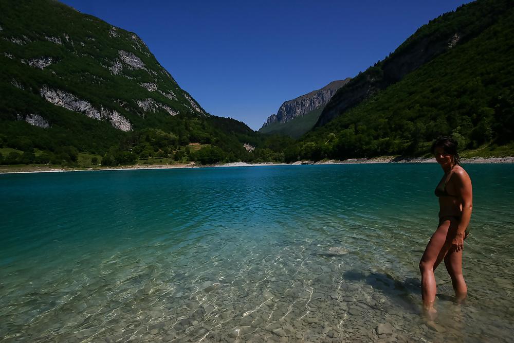 13P Flashing on public lake in Italy