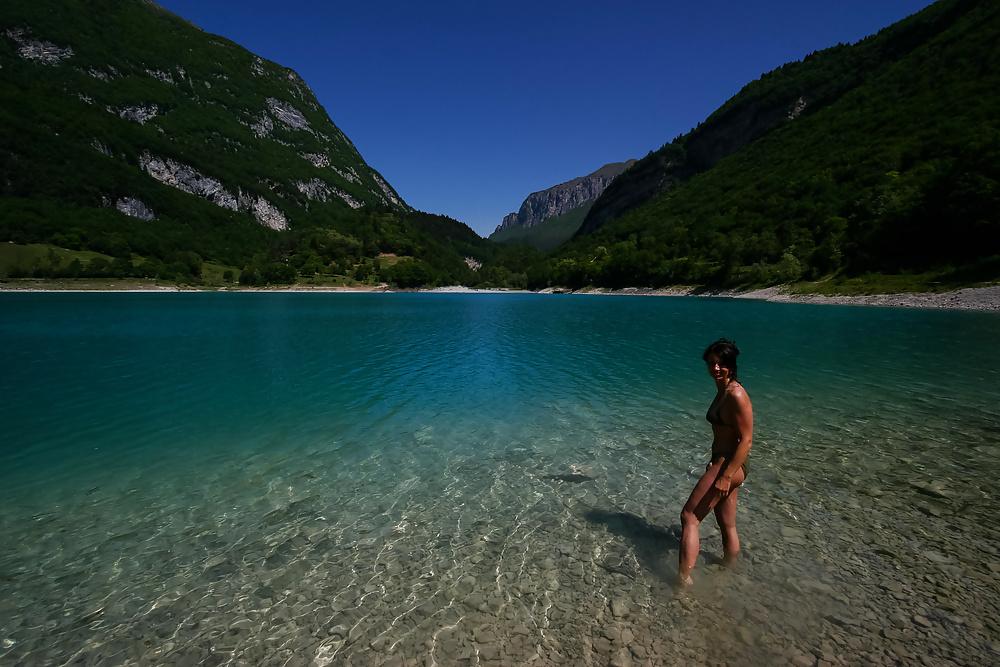 13P Flashing on public lake in Italy