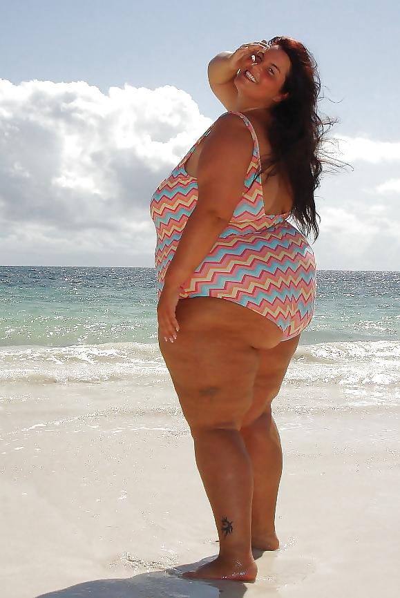 25P Swimsuits bikini bra bbw mature dressed teen big huge