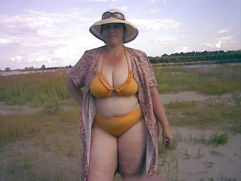 25P Swimsuits bikini bra bbw mature dressed teen big huge