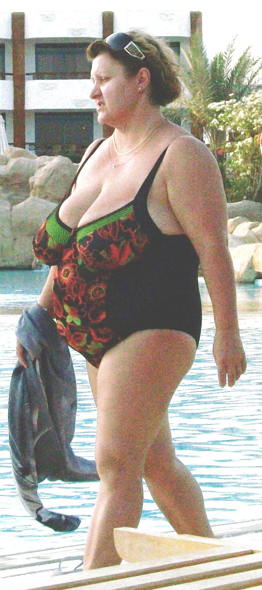 25P Swimsuits bikini bra bbw mature dressed teen big huge